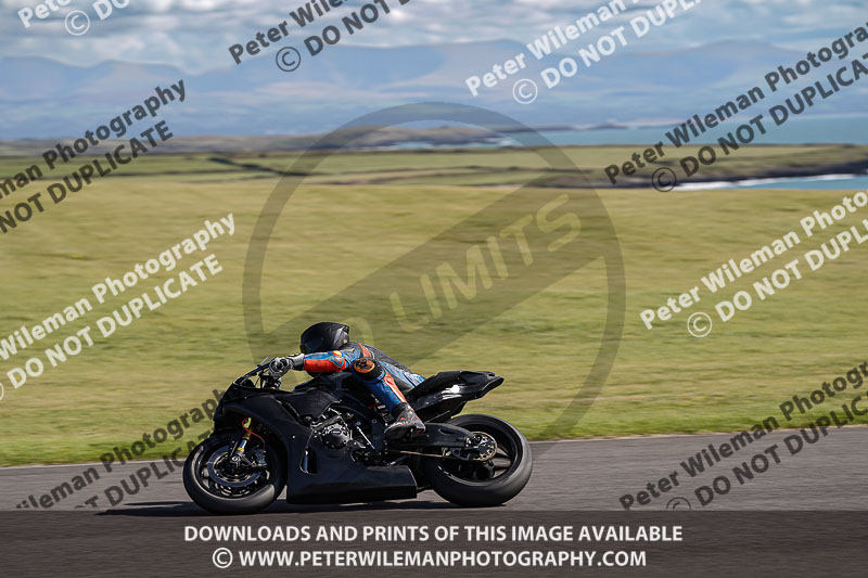 anglesey no limits trackday;anglesey photographs;anglesey trackday photographs;enduro digital images;event digital images;eventdigitalimages;no limits trackdays;peter wileman photography;racing digital images;trac mon;trackday digital images;trackday photos;ty croes